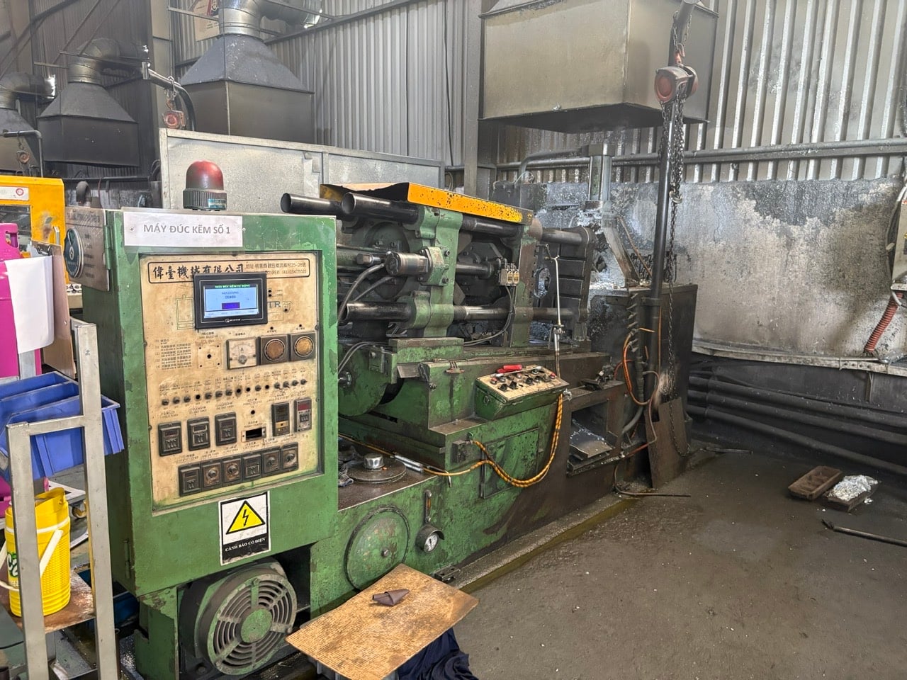 Zinc die casting machine 3.jpg